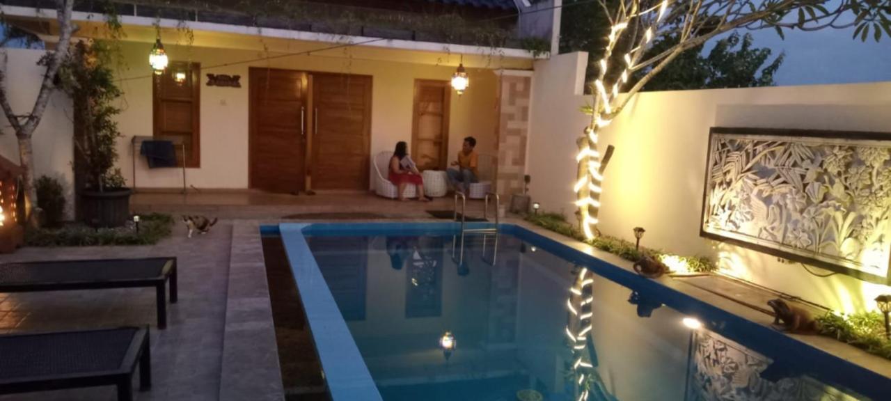 Rosseno Villa Γιογκιακάρτα Εξωτερικό φωτογραφία