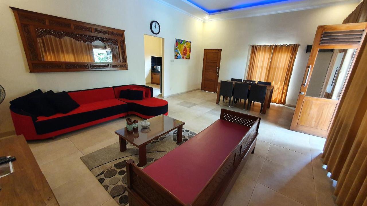 Rosseno Villa Γιογκιακάρτα Εξωτερικό φωτογραφία