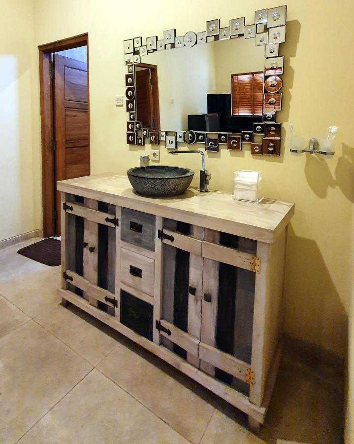 Rosseno Villa Γιογκιακάρτα Εξωτερικό φωτογραφία