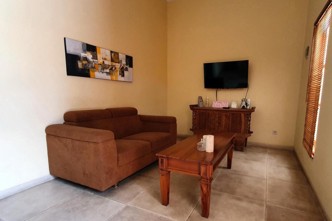 Rosseno Villa Γιογκιακάρτα Εξωτερικό φωτογραφία