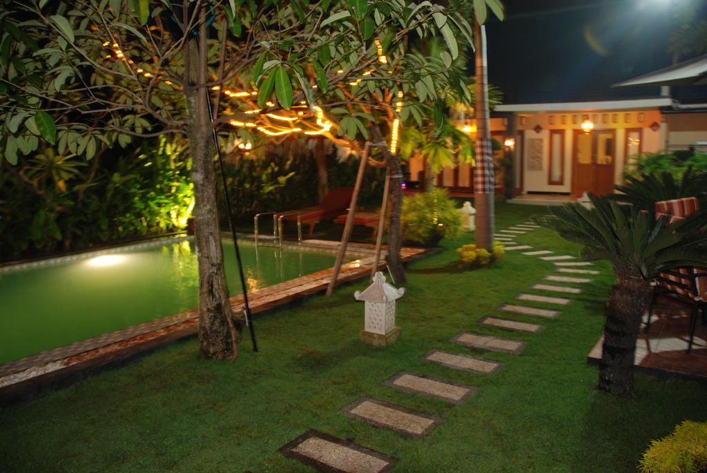 Rosseno Villa Γιογκιακάρτα Εξωτερικό φωτογραφία